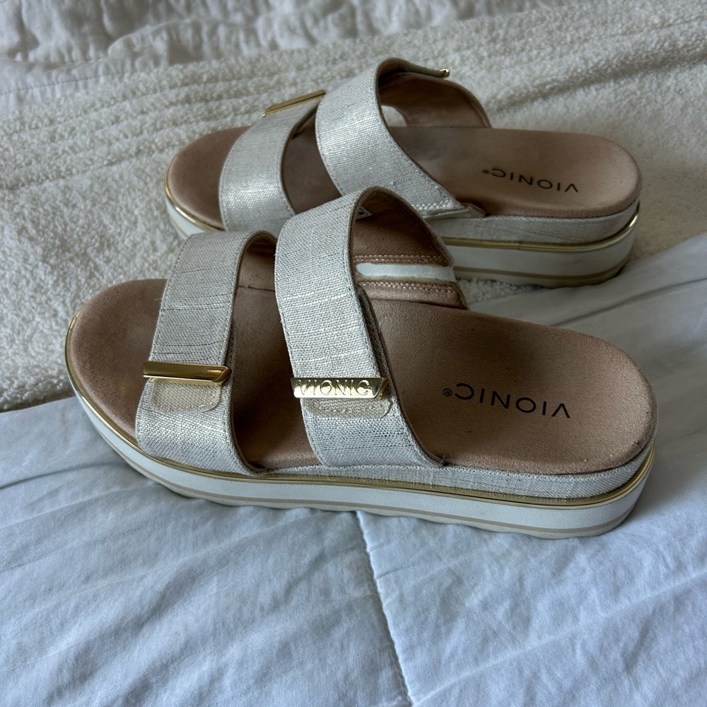 Vionic Women's White and Gold Slide Sandals